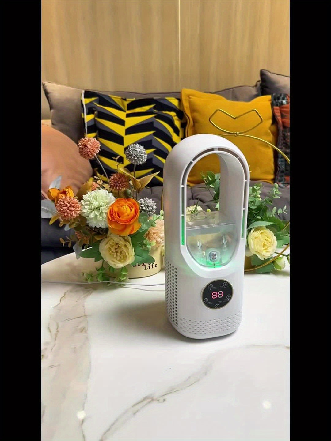 CoolPillar - Compact USB Cooling Fan with Humidifying Mist